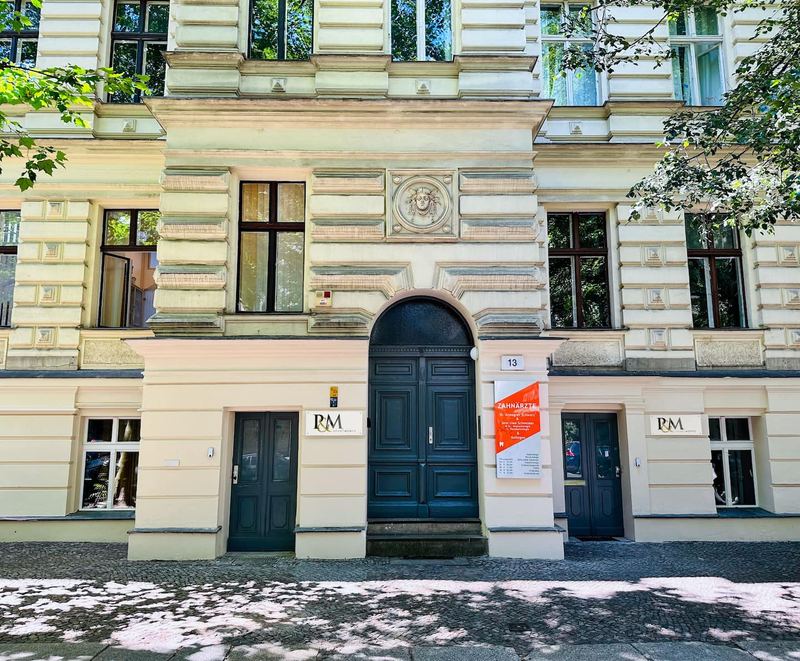 Period facade of the P&M Apartments in the Kollwitzkiez, Berlin Prenzlauer Berg